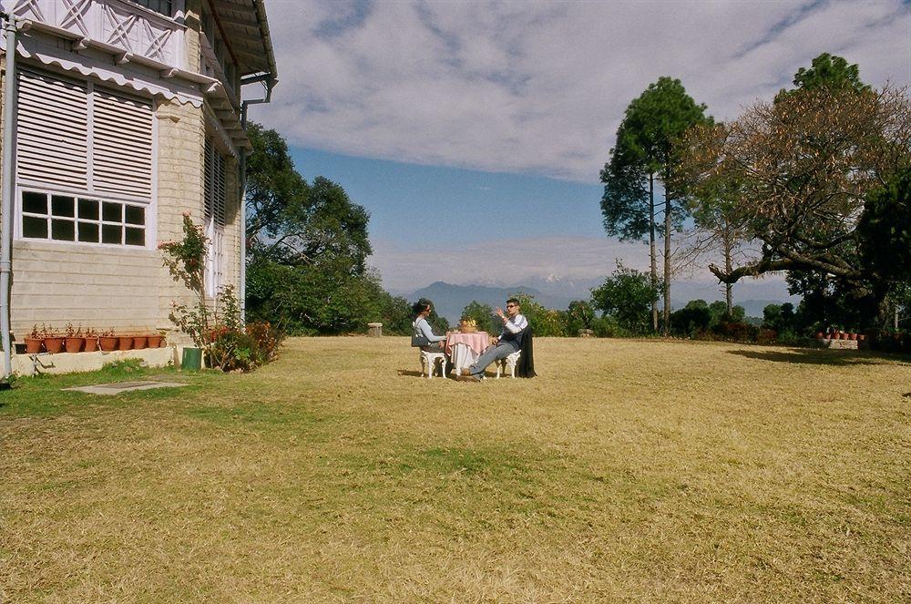 Chevron Rosemount Hotell Ranikhet Eksteriør bilde