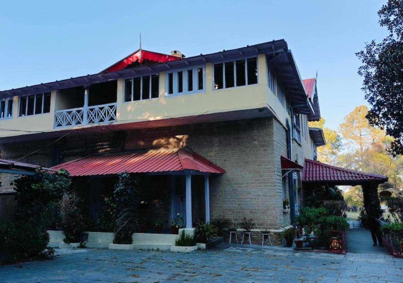 Chevron Rosemount Hotell Ranikhet Eksteriør bilde