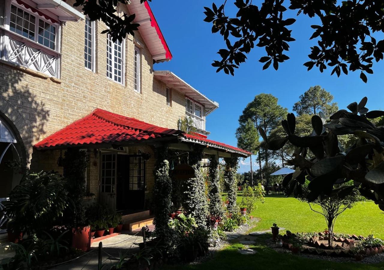 Chevron Rosemount Hotell Ranikhet Eksteriør bilde