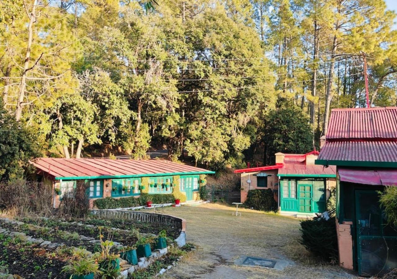 Chevron Rosemount Hotell Ranikhet Eksteriør bilde
