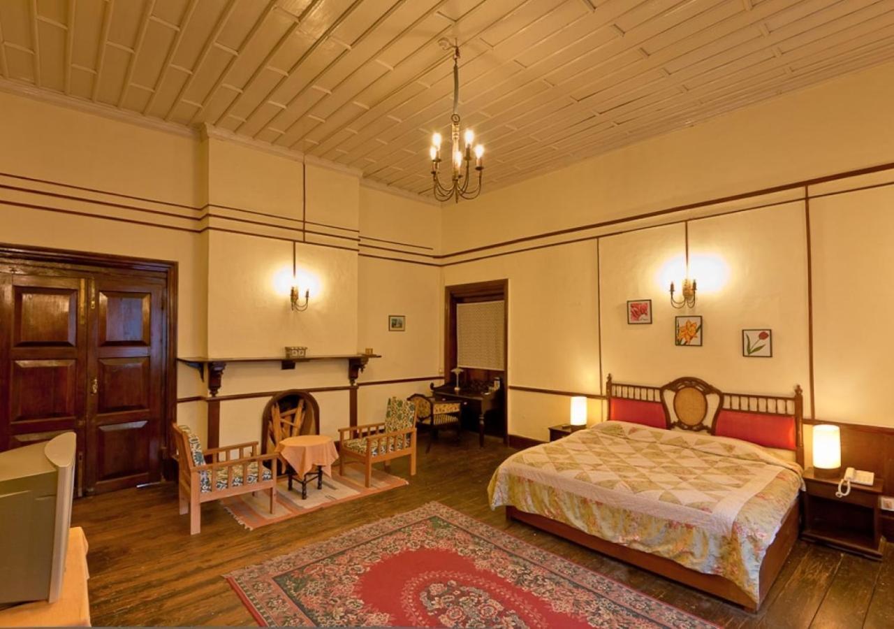Chevron Rosemount Hotell Ranikhet Eksteriør bilde