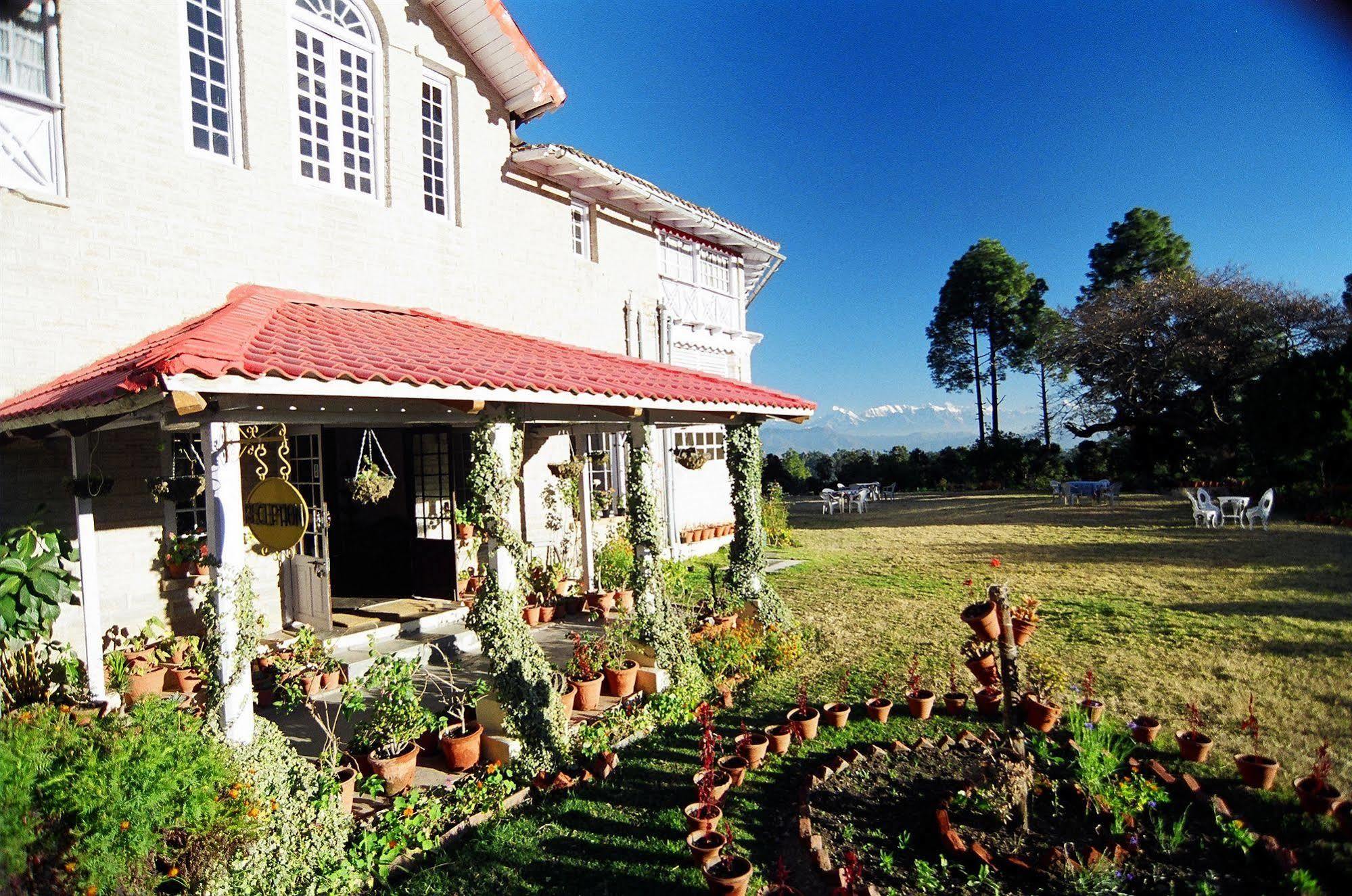 Chevron Rosemount Hotell Ranikhet Eksteriør bilde
