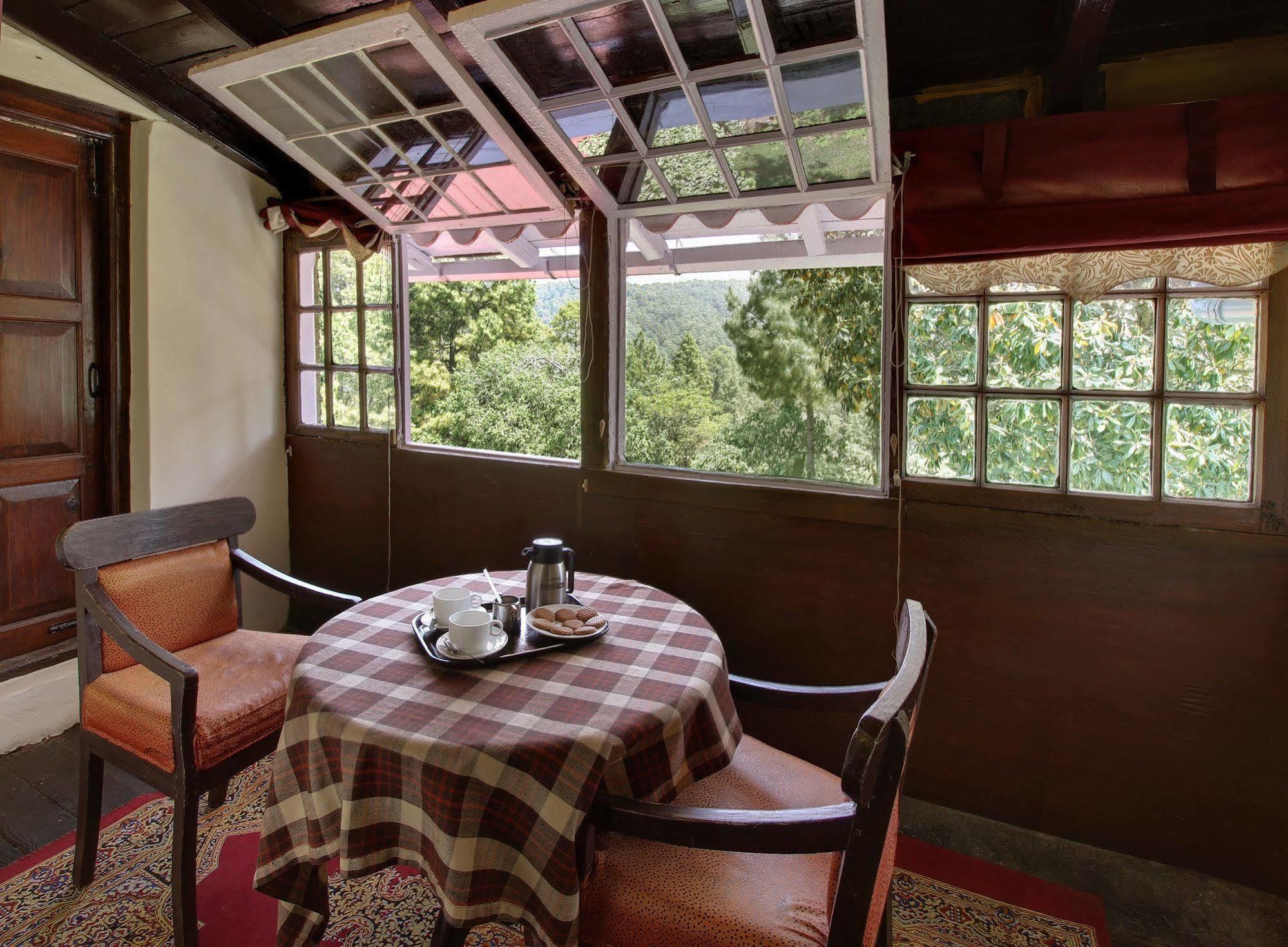 Chevron Rosemount Hotell Ranikhet Eksteriør bilde